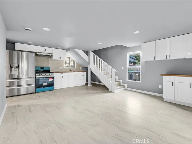 354 E Culver Ave — Photo 5
