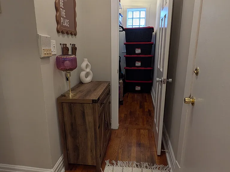 5022 N Winthrop Ave #2W — Photo 2