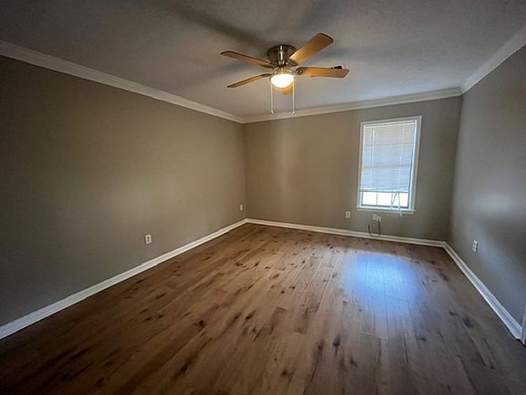 5th image of 3260 Edenshire Ln