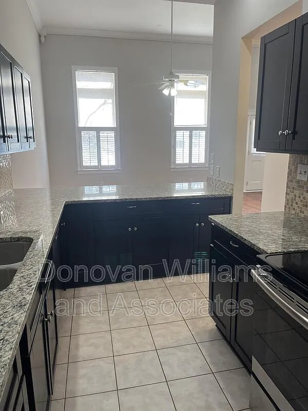 3 bed, 3.0 bath, 1728 sqft, $1,800 — Photo 4