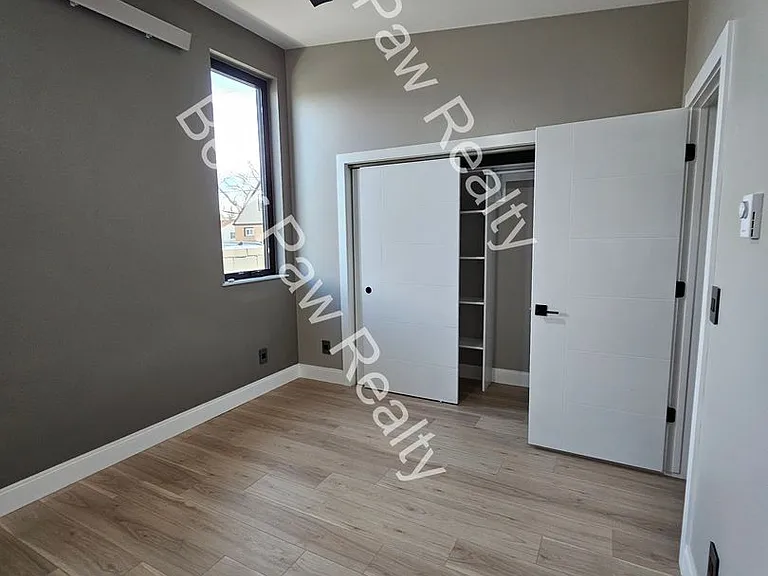 1615 E 22nd St — Photo 11