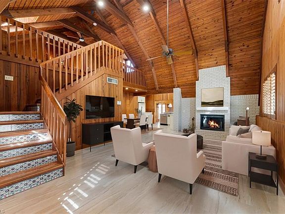 2nd image of 565 3rd ST SW