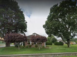 801 Pippin Orchard Rd, Cranston, RI 02921