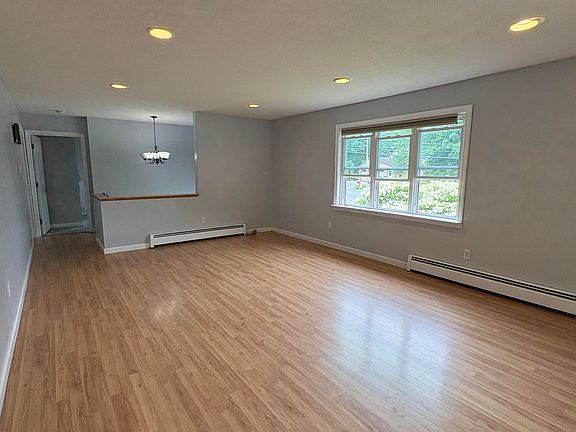5th image of 52 Forest Avenue