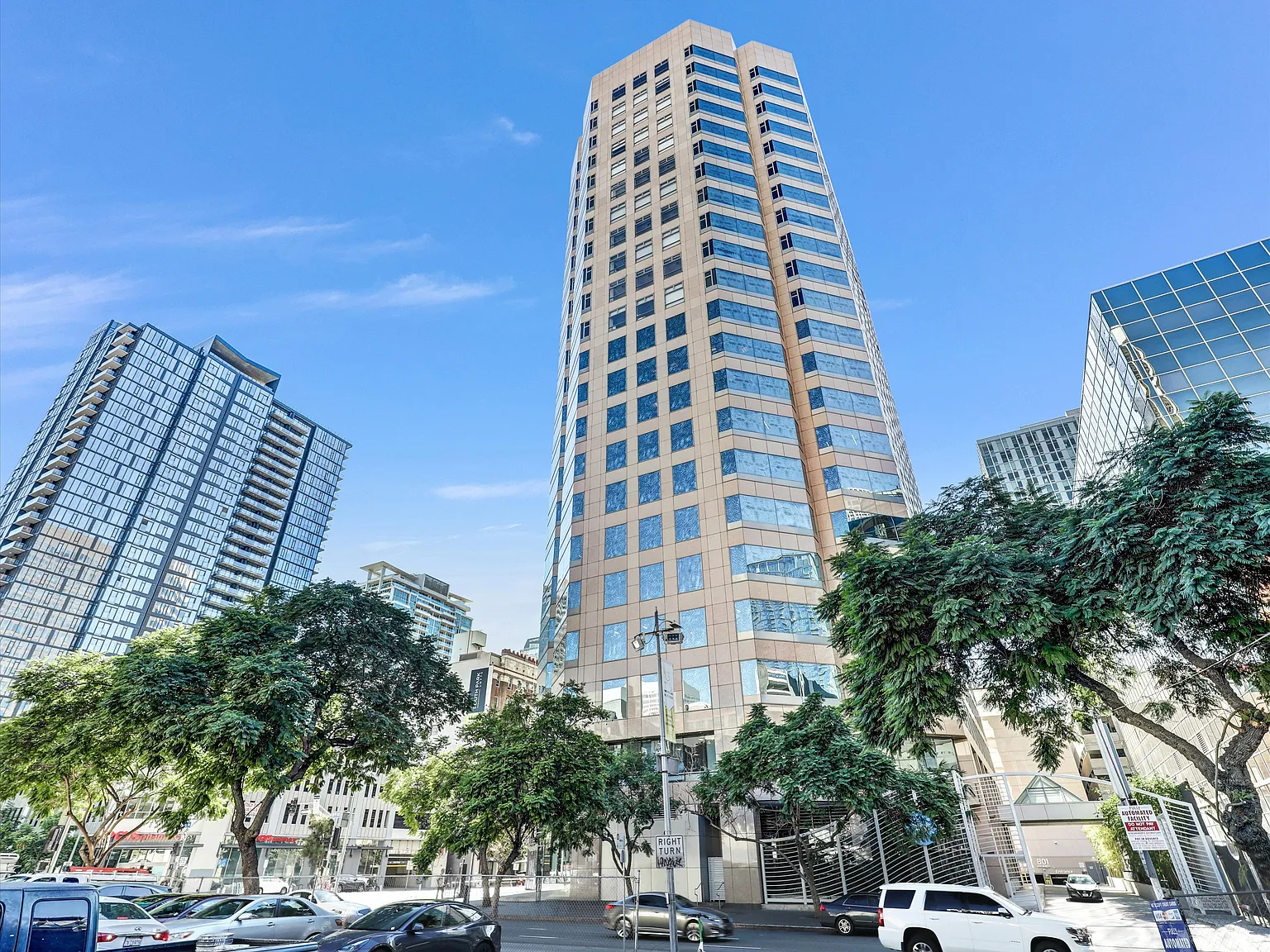 2 bed, 1200 sqft, $3,600 — Photo 1
