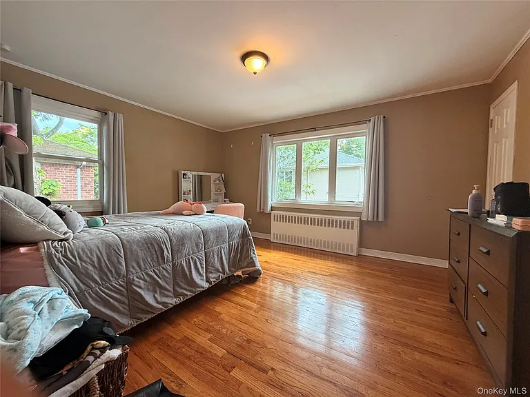 748 Leslie Ln — Photo 10