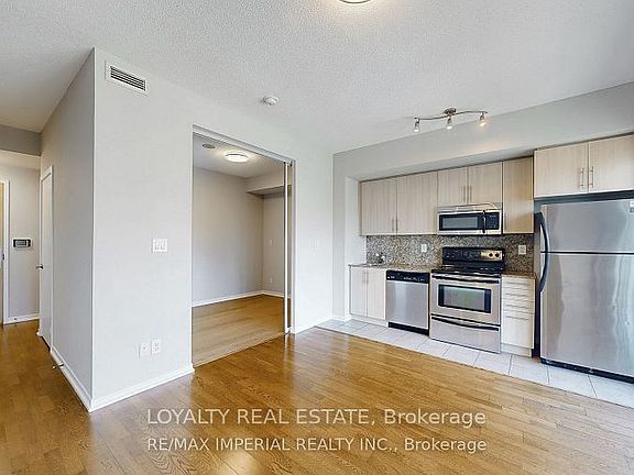 4th image of 65 Bremner Blvd #4907