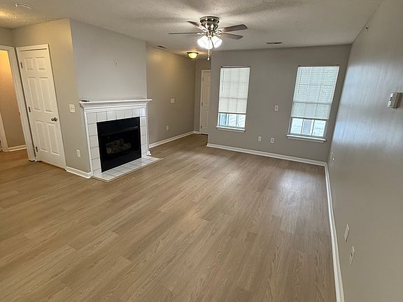 4th image of 14702 Lenox Dr #102