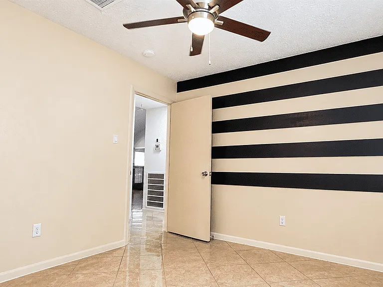 13914 Bonnington Dr — Photo 11