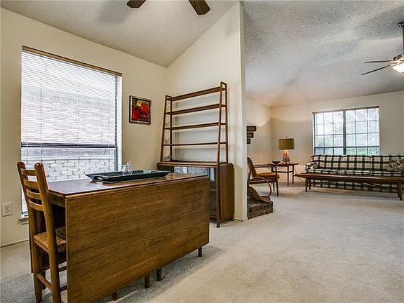 4th image of 2424 Chestnut Way