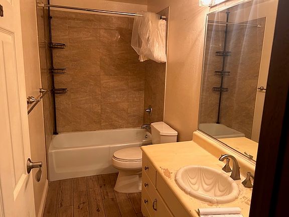 5th image of 3731 Kanaina Ave APT 329