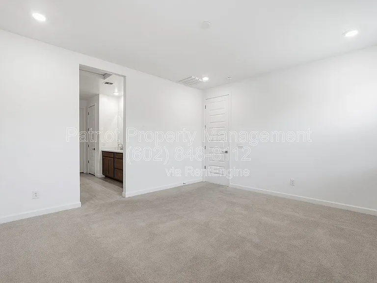 7404 W Buckhorn Trl — Photo 16