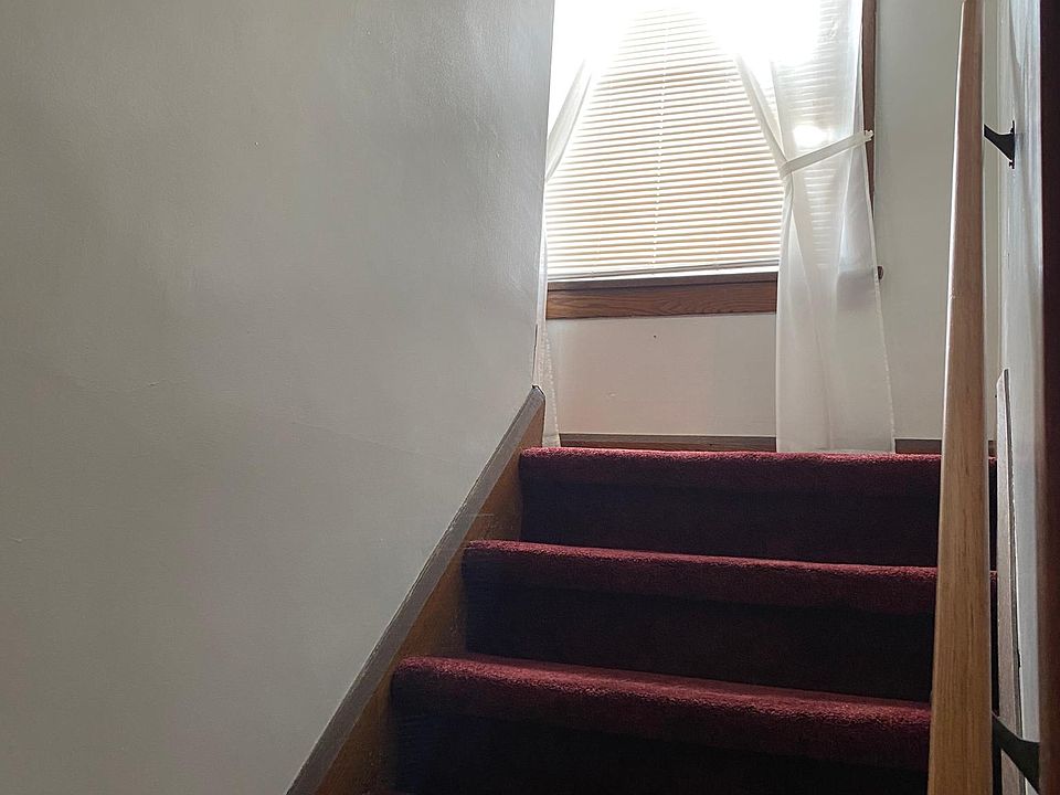 1st image of 68 E Earle Ave