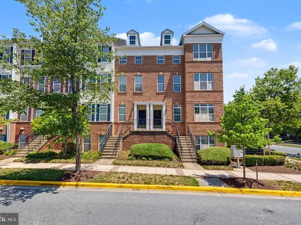 4332 Telfair Blvd #334, Suitland, MD 20746