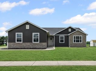 1121 Meadow Brook Ct, Mattoon, IL 61938