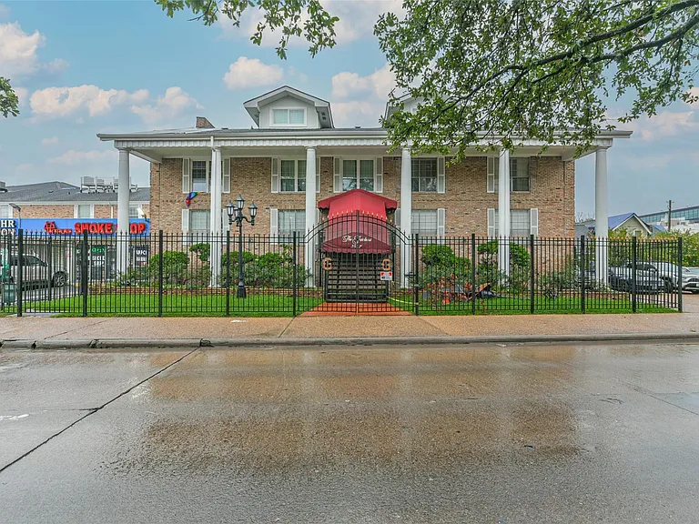 2507 Montrose Blvd #49 — Photo 32