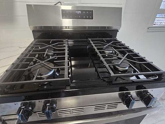 2nd image of 157 Linden St APT 2