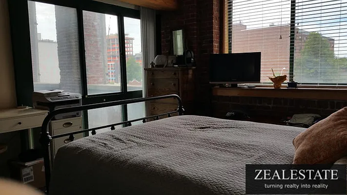 Rented by ZealEstate Group Inc | media 22