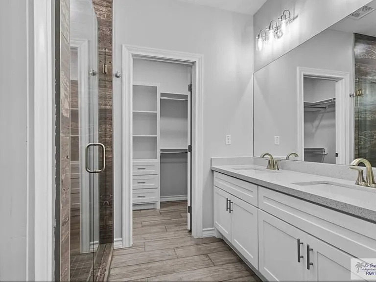 306 Hope Dr — Photo 4
