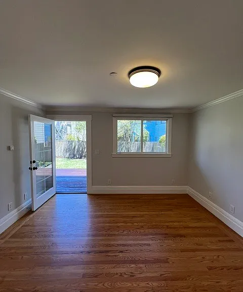 744 Oak St #10 — Photo 9
