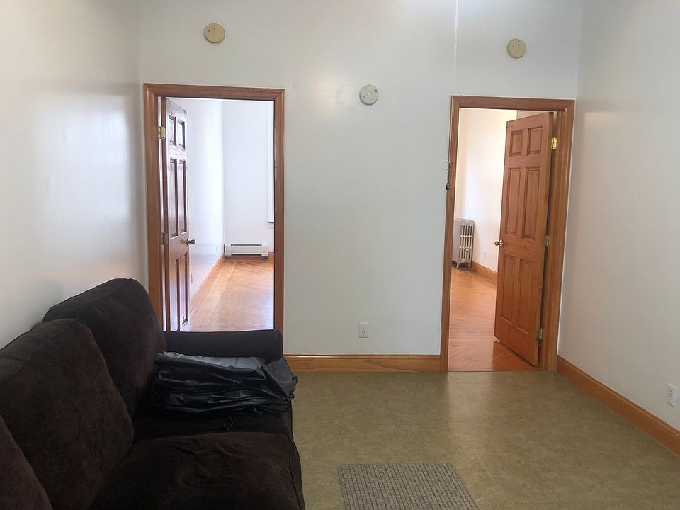 2nd image of 812 Grand St #3RI