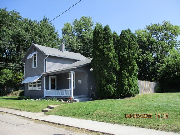 2nd image of 211 Franklin St