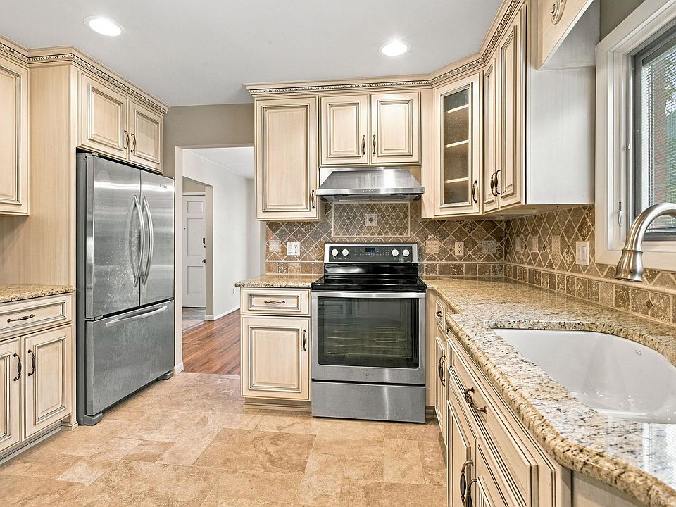 33616 Jefferson Ave, photo 8
