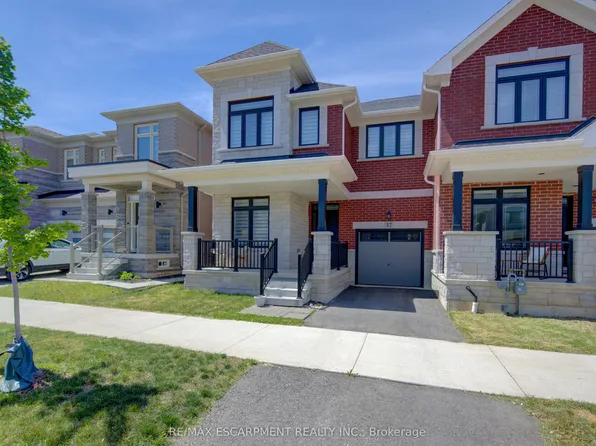 37 Great Falls Blvd, Hamilton, ON L8B 1X8