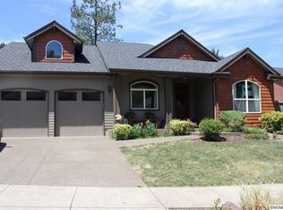 942 Pinetop St, Sweet Home, OR 97386