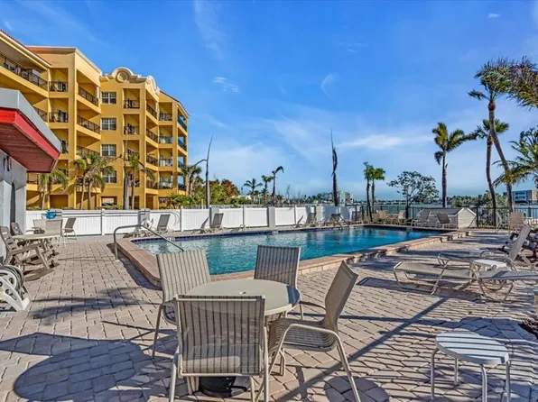 10301 Gulf Blvd APT 302, Treasure Island, FL 33706