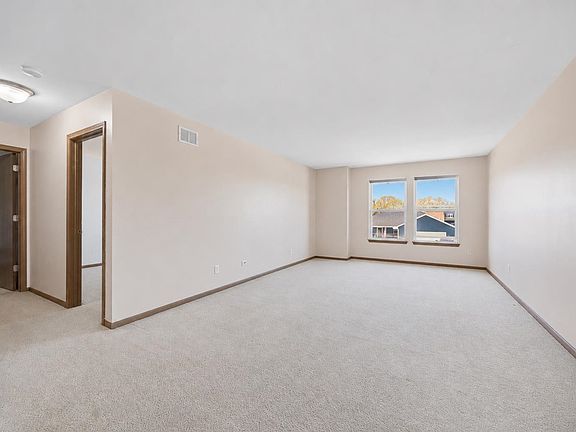 5th image of 3496 Pickard Dr