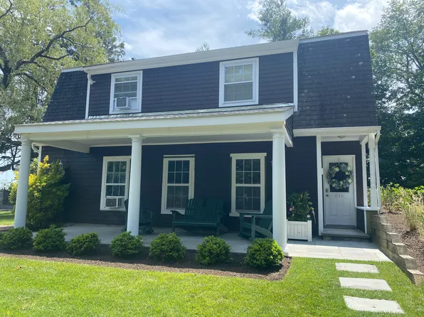 816 Boston Neck Rd, Narragansett, RI 02882