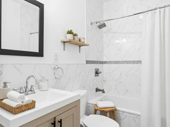 3255 Fulton Street image 4 of 8