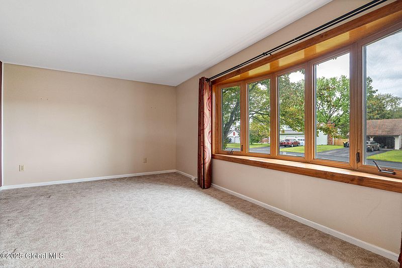 3rd image of 34 Deer Path Drive