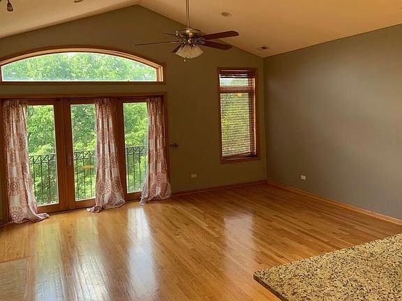 2nd image of 3303 S Michigan Ave #3