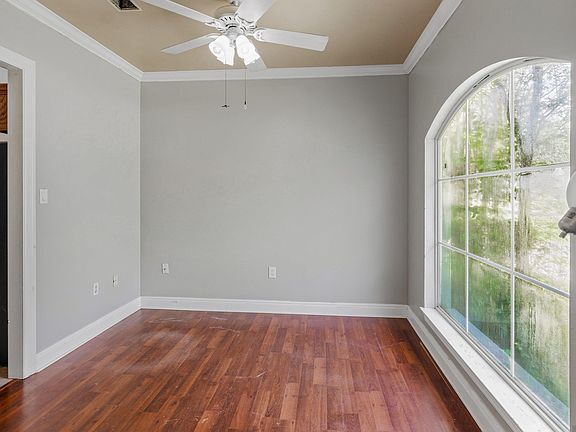 3rd image of 1458 Basswood Dr