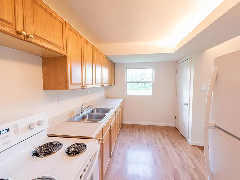 111 Susan Rd — Photo 6