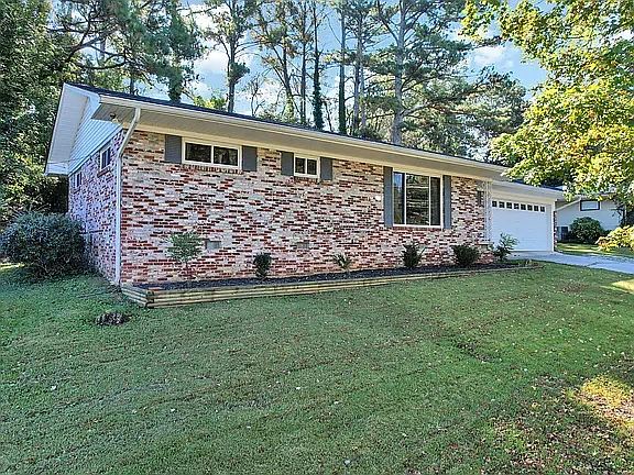 3010 Clearwater Dr NE — Photo 3