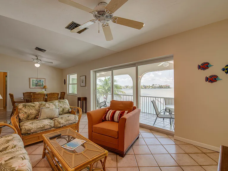 536 Caribbean Dr E — Photo 7