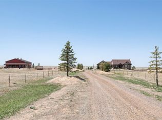 44995 Wolf Creek Dr, Bennett, CO 80102