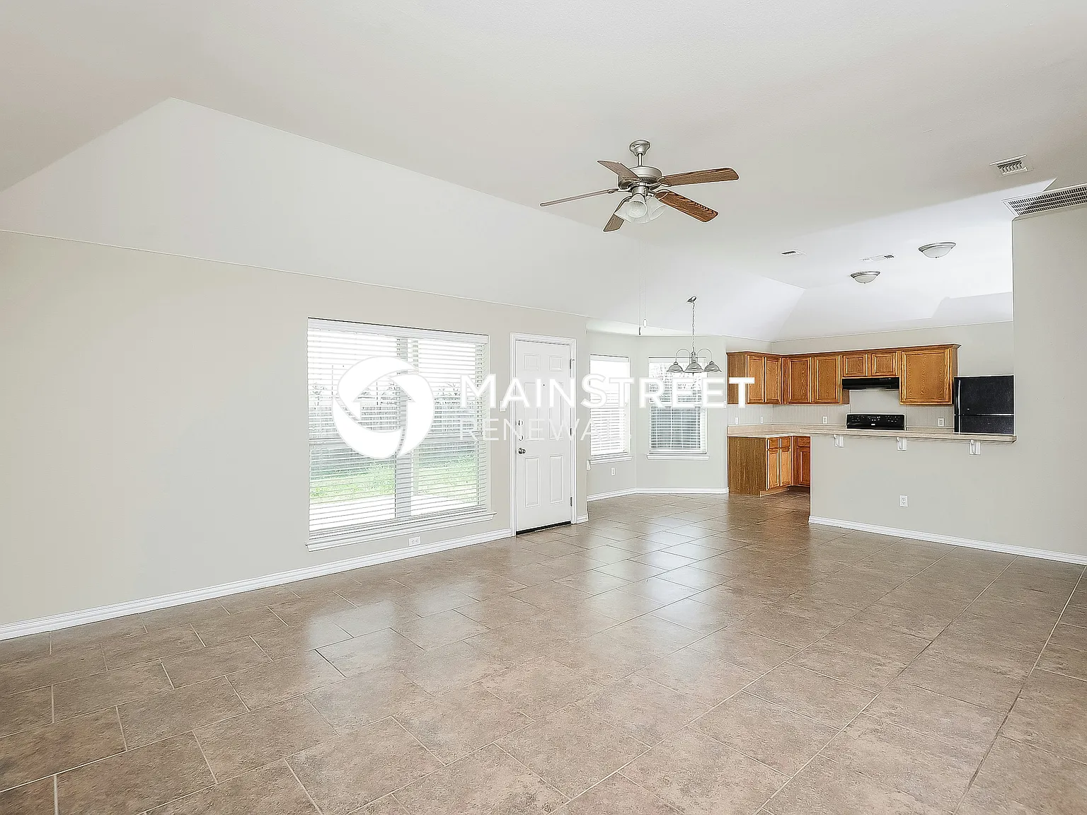 117 Currie Ct — Photo 3