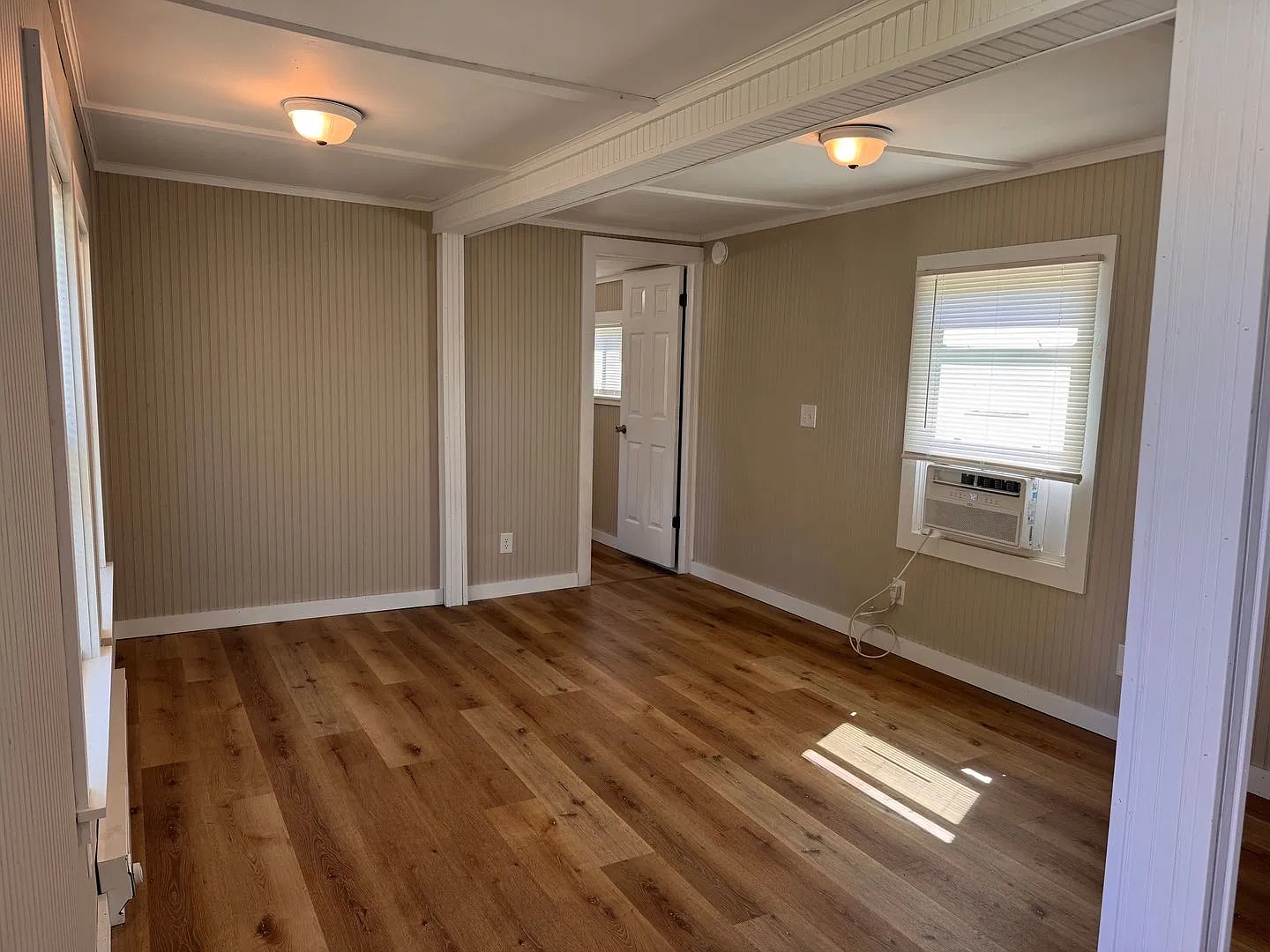 2 Bed, 1 Bath Mobile Home Located In Eagle Springs — Photo 2