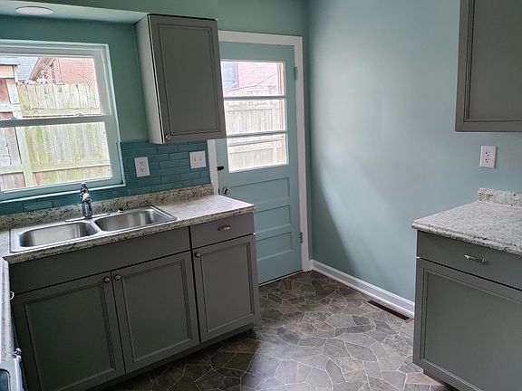 5th image of 316-318 Coleman Ave