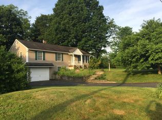 46 Clapp St, Easthampton, MA 01027