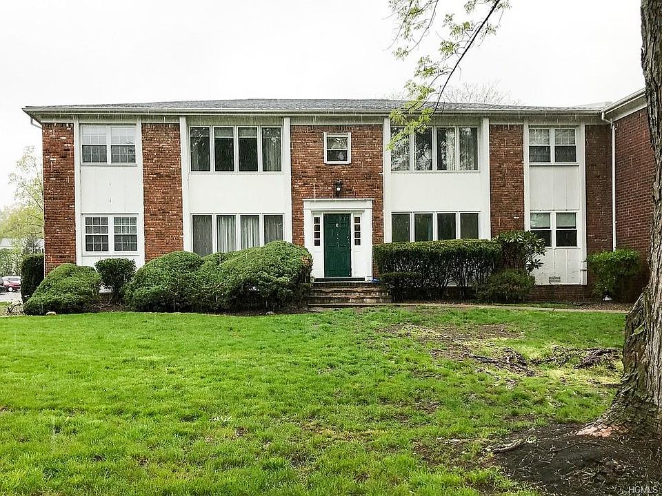 1st image of 3 Essex Ln APT C1