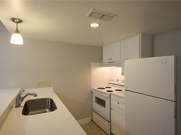 2nd image of 1600 West Ave APT 10
