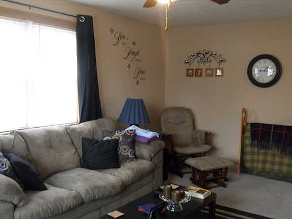 4th image of 714 W Walnut St