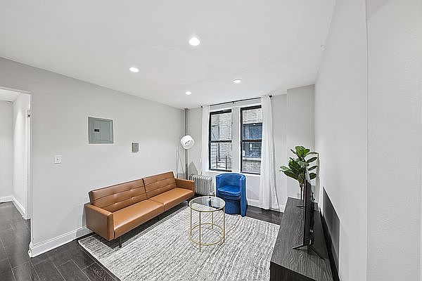 1st image of 23 E 109th St APT 2
