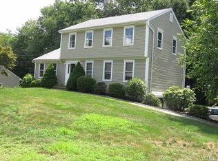 27 October Ln, Trumbull, CT 06611