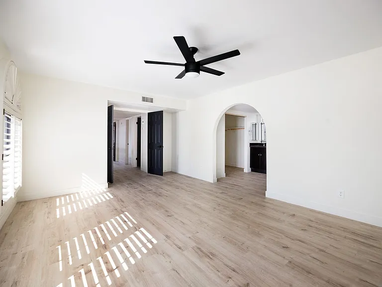 1441 N El Camino Dr — Photo 13